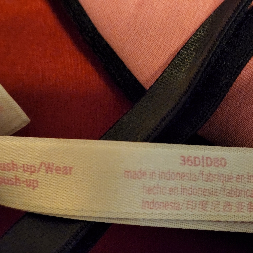 Victoria Secret Bra - Picture 3 of 3